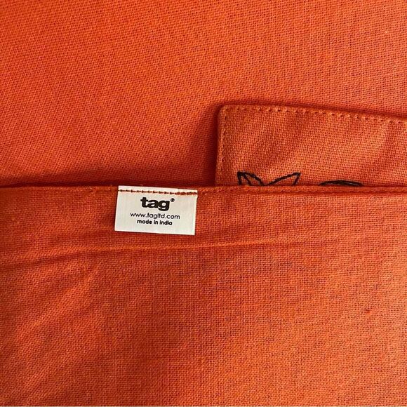 Tag Halloween Table Runner - Picture 8 of 9